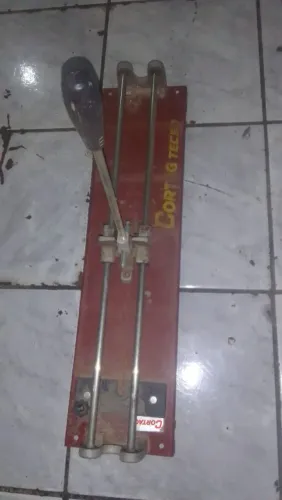 Cortado de cerâmica