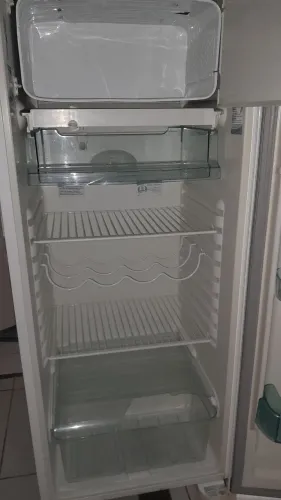 Geladeira Funcionando Perfeitamente.