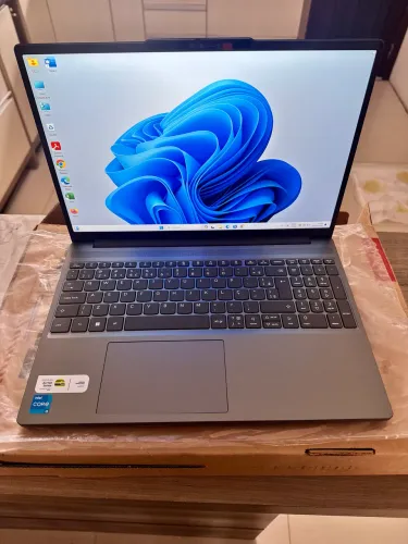 Notebook Lenovo Core i5 13º 8GB SSD 240. Novo ! Na Caixa !