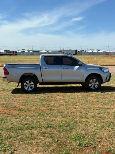 Toyota Hilux CD SRV 4X4 2.8 TDI Diesel Aut. 2017