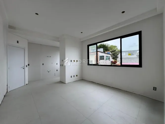 Apartamento 02 dormitórios sendo 01 suíte em Coqueiros/Florianópolis.