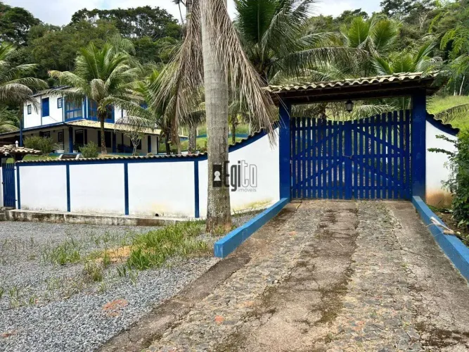 Imóvel para venda possui 9000 metros quadrados com 4 quartos em Centro - Piau - MG