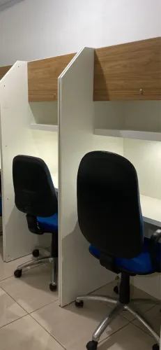Cabine de estudos + cadeira giratória