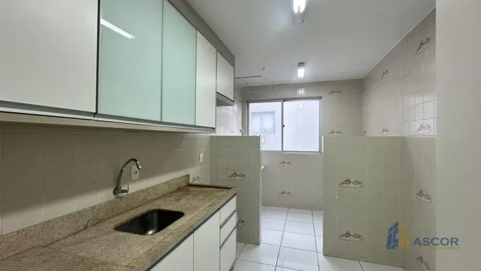 Apartamento à venda em Florianópolis, no bairro Itaguaçu.