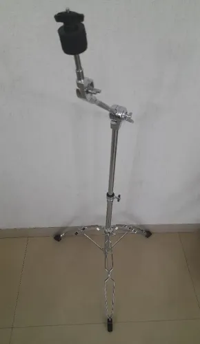 Estante girafa.prato.bateria. sem uso. Pés duplo. 