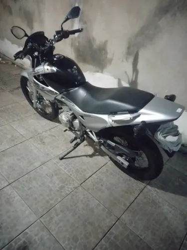 Vendo moto falcon 2006.valor 14.999.
