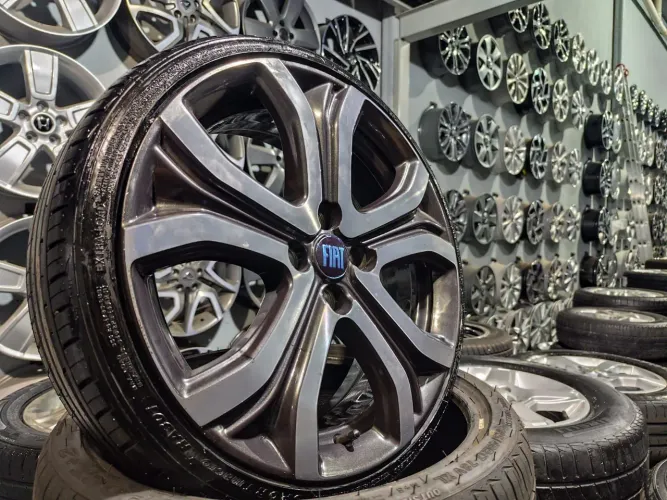Rodas R17-" Originais Fiat Pulse tala 6" + Pneus 165/40 R17"- Aceito Cartão