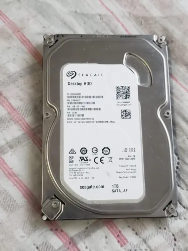 HD Seagate 1TB 3.5 Sata ST1000DM003 Com Defeito Para Peças Ou Reparo