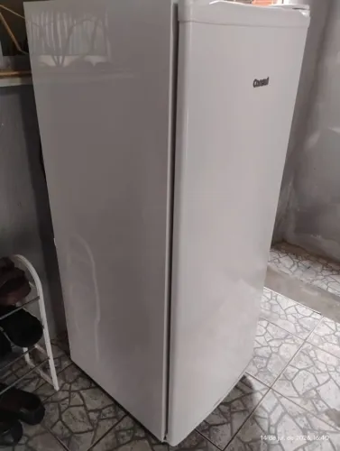Freezer vertical em perfeito estado de uso 