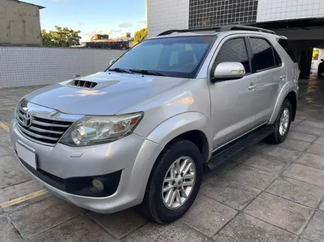 Toyota Hilux SW4 SRV D4-d 4X4 3.0 TDI Dies. AUT 2015