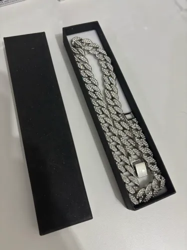 CUBAN CHAIN corrente cravejada de zircônia (NUNCA USADA)