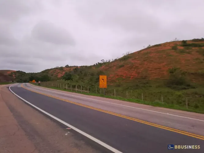 Terreno à venda 96.800 m², Morro do Côco, Campos dos Goytacazes, RJ