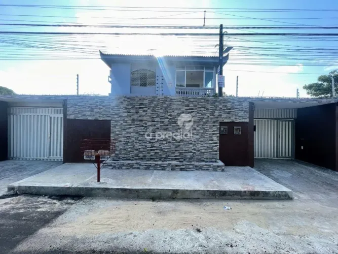 Casa espaçosa para locação no Montese, em Fortaleza-ce!