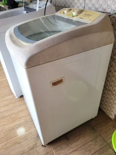Doação: máquina de lavar com defeito