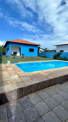 CASA COM PISCINA A VENDA EM ARRAIAL DO CABO-RJ.