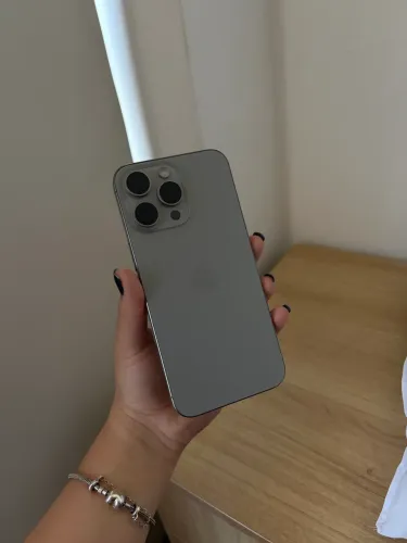 Iphone 15 pro max 256gb semi novo sem marcas de uso