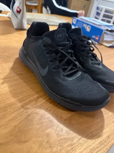 Nike free run preto nunca usado