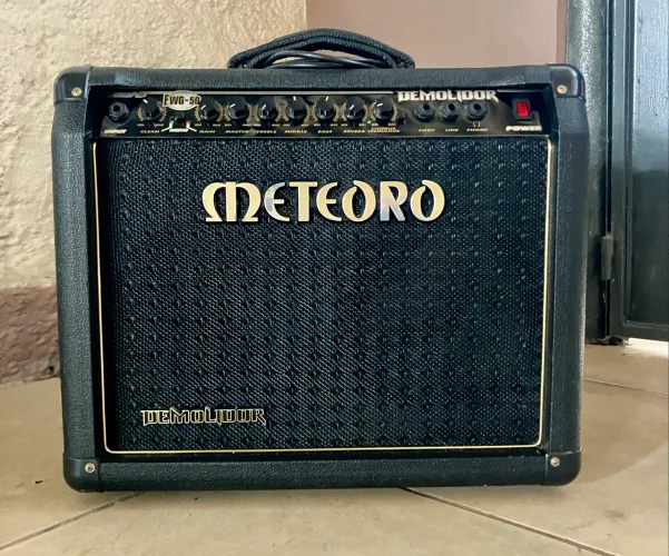 Amplificador Guitarra Meteoro Demolidor