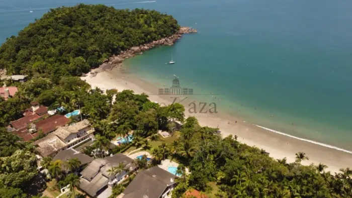 Casa em Condomínio - Ubatuba - Lazaro - 6 Dormitórios - 382m².