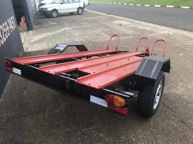 Carreta para 3 motos à pronta entrega !!