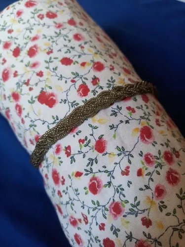 Tiara de miçangas branca 