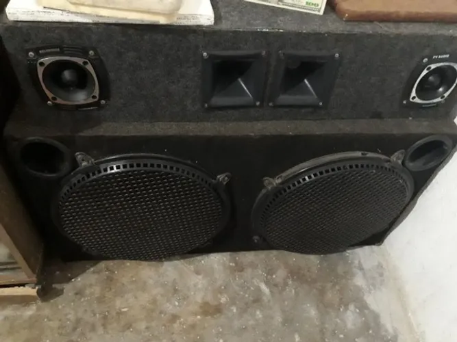 Vendo caixa de som amplificado com a fonte