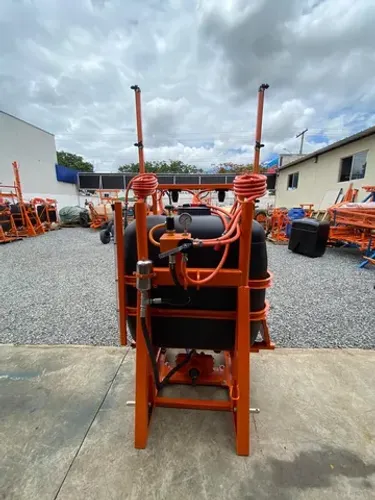 Pulverizador de 600 litros 