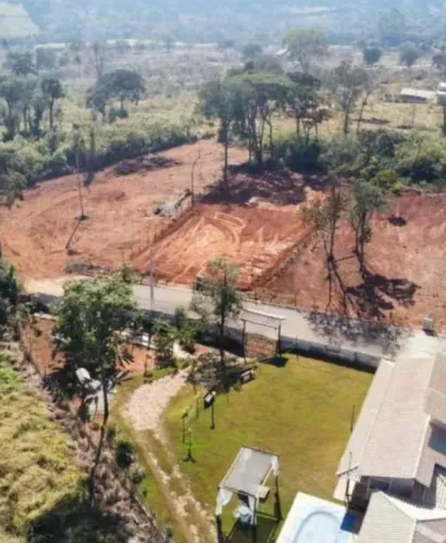 chácara em itatiaiuçu 1.000 metros com asfalto na porta.