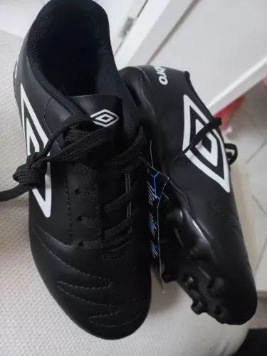 Chuteiras de Futebol Umbro - Tamanho 34