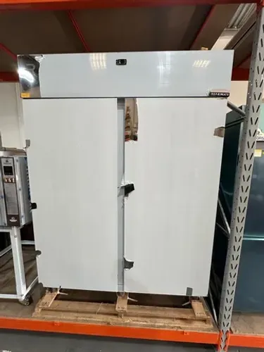 Geladeira de carne refrigerada inox 1900L refrimate 