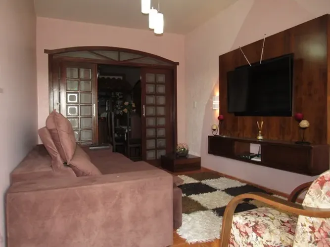 Casa à venda, 5 quartos, 3 suítes, 2 vagas, Interlagos - Divinópolis/MG