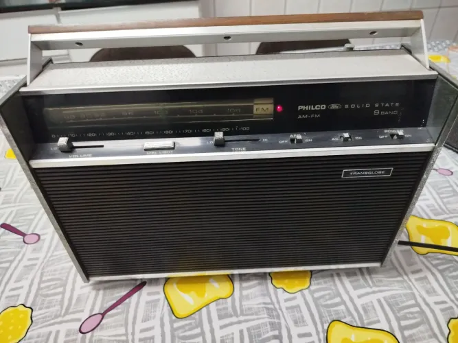 Rádio Philco Ford Transglobe AM/FM 9 Bandas