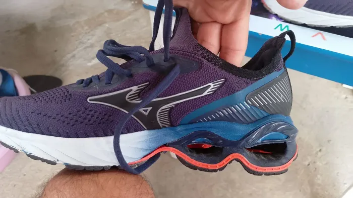 Tenis Mizuno wave invictus 3