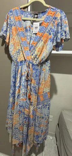 Vestido em seda com poliéster 