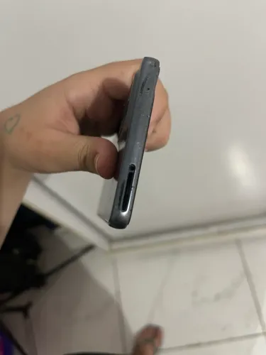 Celular Samsung A73 5G 128 GB acompanha capinha