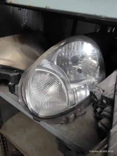 F farol esquerdo march antigo 