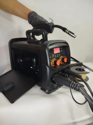 Máquina de Solda MIG sem gás e eletroduto 200A