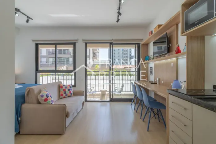 Studio à Venda Mobiliado - 29m2 - 1 Quarto / Varanda / Vila Madalena São Paiulo SP.