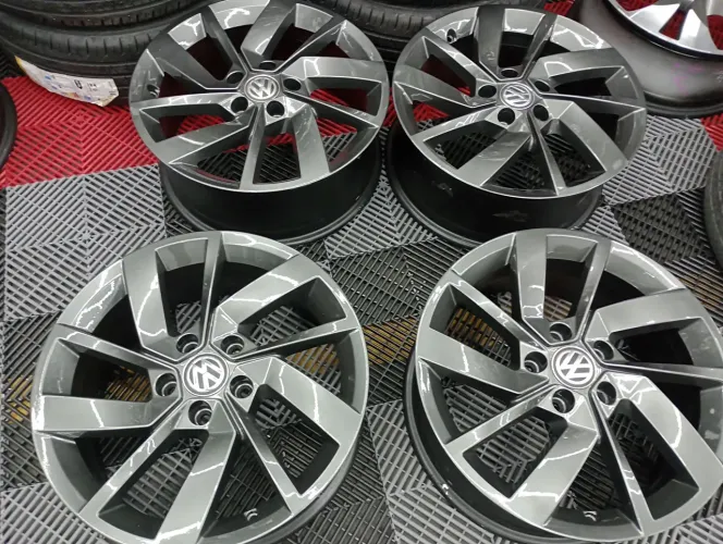 Rodas Aro 17 5x112 Jetta/Passat/Golf MK7 (Grafite Especial)