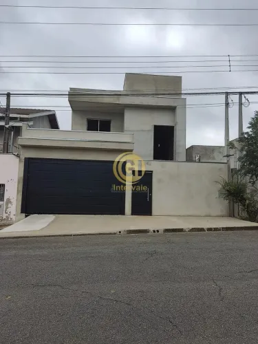 Sobrado à venda com piscina 4 quartos no Terras de Santa Helena - Jacareí/SP