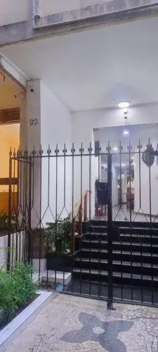 Kitnet próximo ao posto 3 e 4 em Copacabana 
