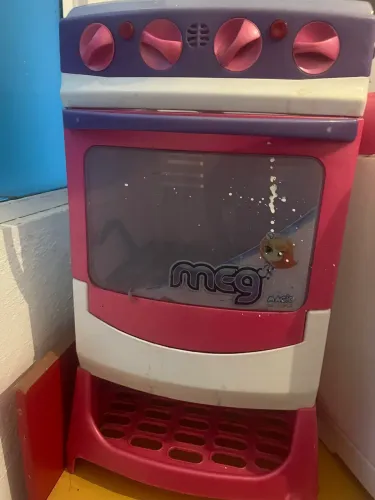 Fogão de brinquedo da meg