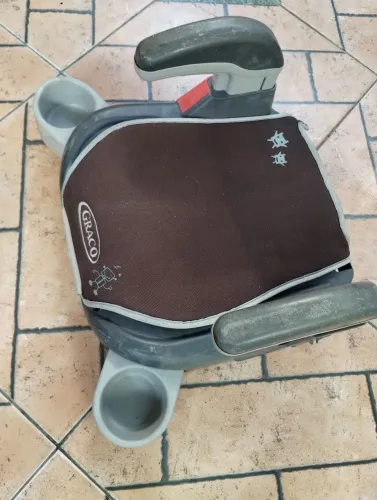 Acento de elevação infantil para carro