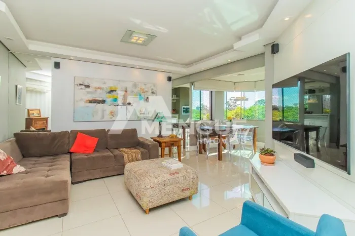 Apartamento de 3 dormitórios , à venda no bairro Vila Ipiranga, com 97m2 por R$ 690.000,,0
