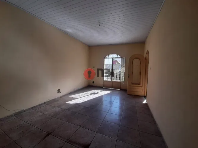 Vende- se casa comercial Excelente localização próximo Rei do Pão de Queijo