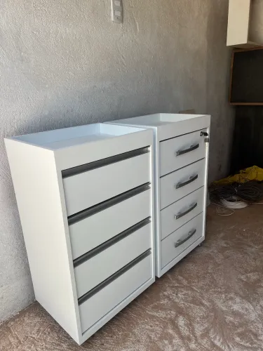 Gaveteiros ou carrinhos auxiliar novos