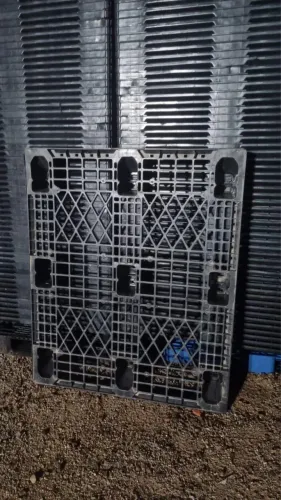 Pallet Plástico de encaixe, usados, excelente estado