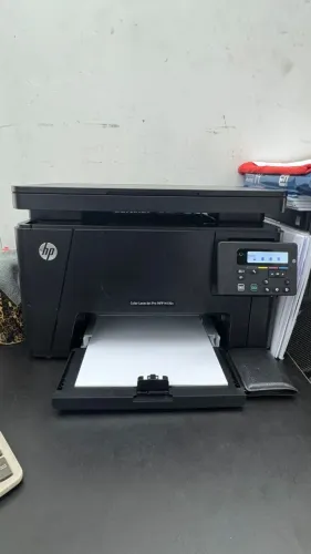 Impressora HP color laserjet Pro MFP M176