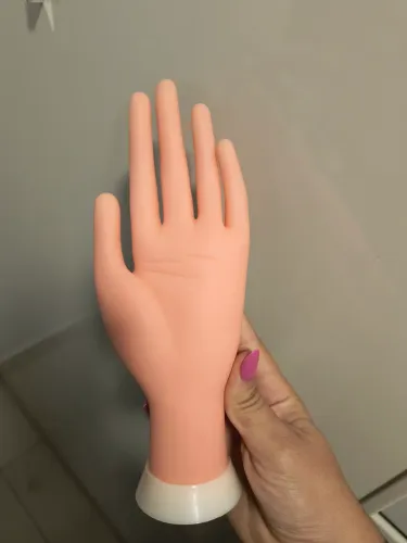 Mão de treino para manicure