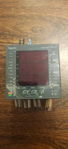 Multimedidor de Energia com Comunicação Modbus RTU Display Led Schneider EasyLogic PM2100